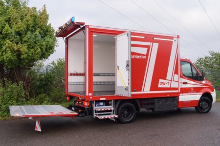 HENSEL Fahrzeugbau Auslieferungsfoto