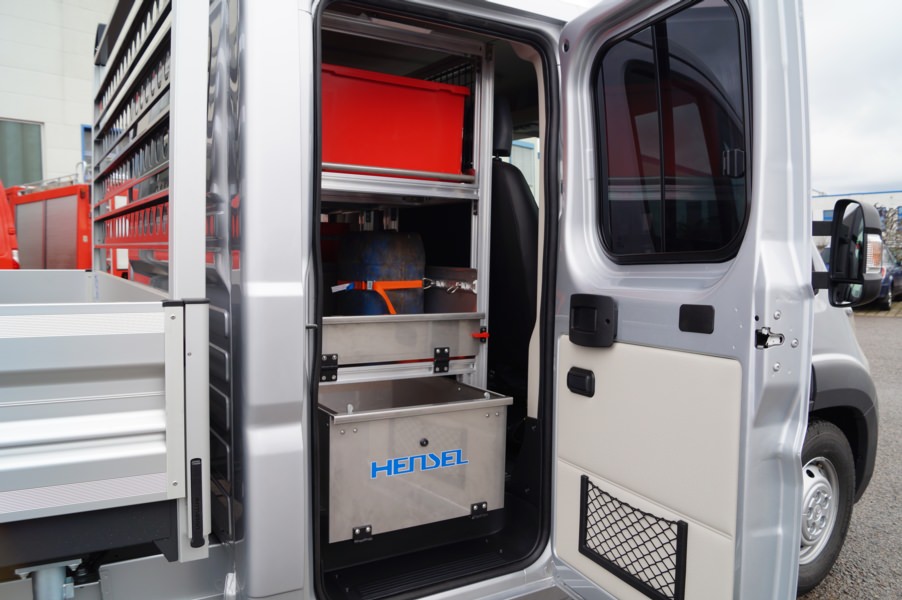 HENSEL Fahrzeugbau - Ausbau Mannschaftsraum - Väth Recycling, Kunde: Recycling Väth