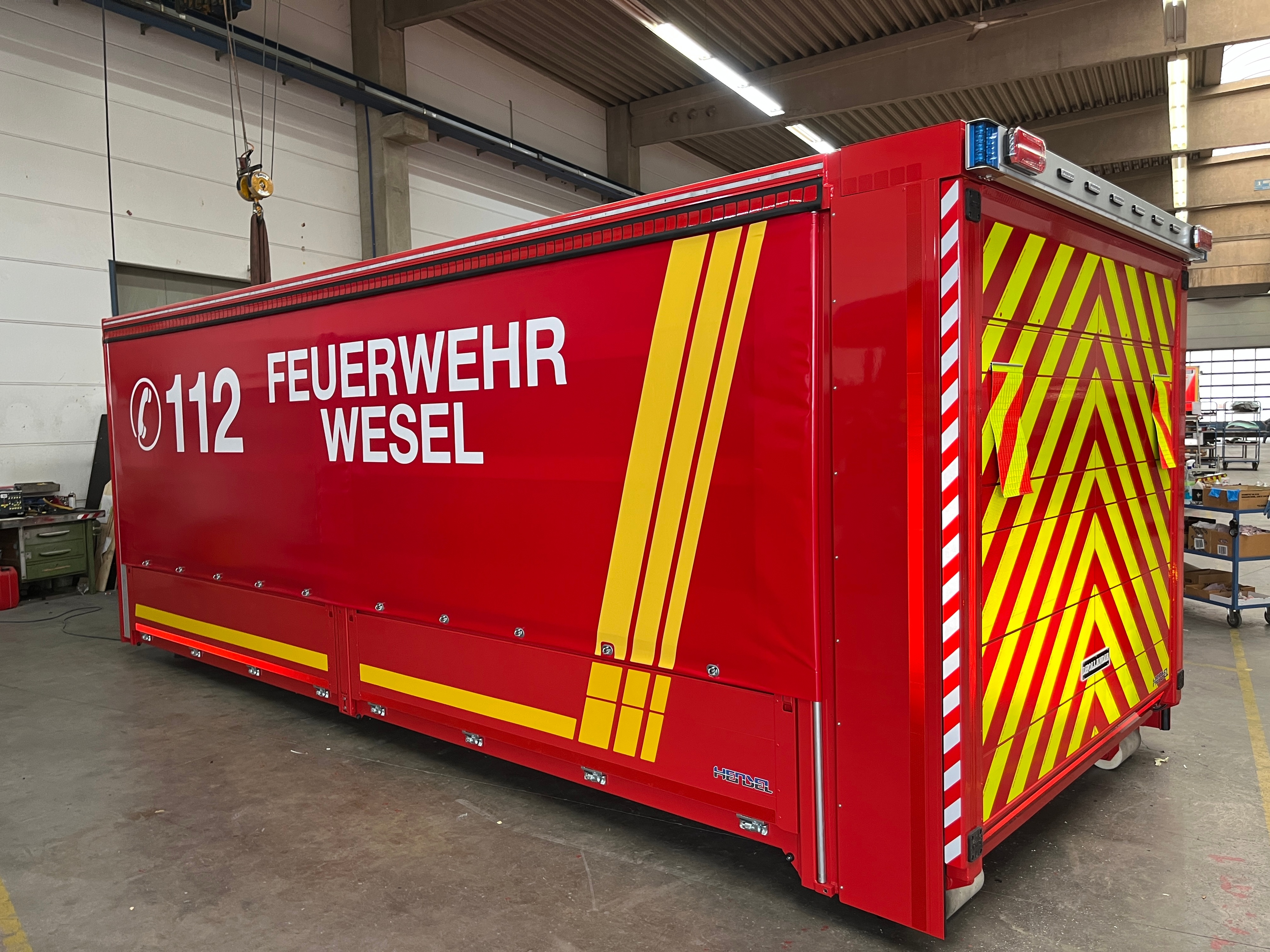 AB-Logistik - Wesel, Ort/Kunde: Stadtverwaltung Wesel, Fahrzeug: Abrollbehälter, Typ: Abrollbehaelter - HENSEL Fahrzeugbau - Auslieferung Kundenfahrzeug