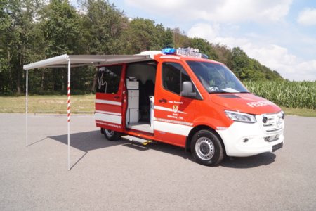 HENSEL Fahrzeugbau Auslieferungsfoto