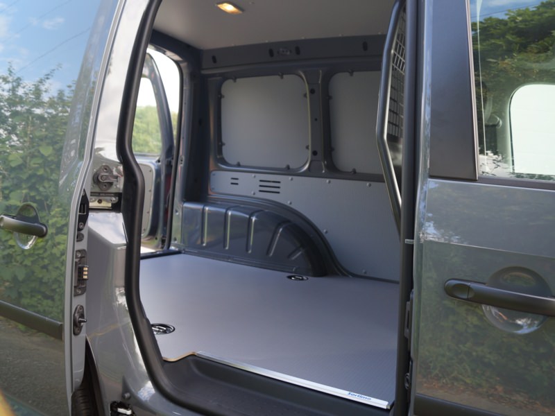 HENSEL Fahrzeugbau - Nachrüstung Innenverkleidung & Boden - Fa. Spindler, Würzburg, Kunde: Spindler GmbH & Co. KG