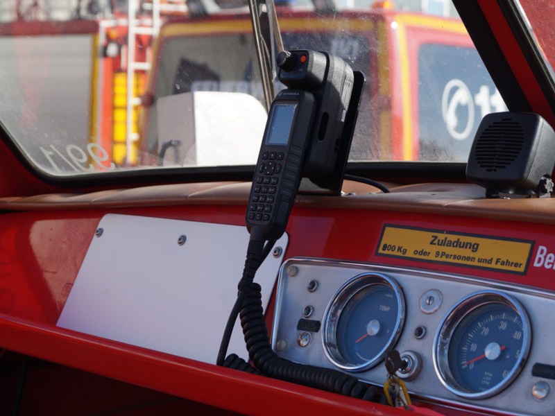 HENSEL Fahrzeugbau - Einbau Digitalfunk MZF / KdoW / LF8 / K-Boot - Frickenhausen, Kunde: Frickenhausen am Main