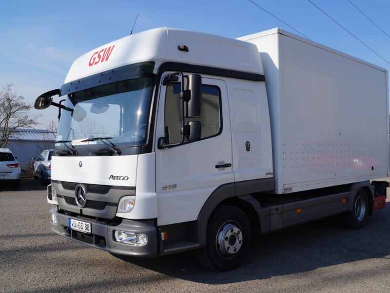 Nachrüstung einer Ladebordwand - GSW Gleisbau, Würzburg, Ort/Kunde: GSW Gleisbau, Fahrzeug: Atego 818L  4 x 2, Typ: Kofferaufbau - HENSEL Fahrzeugbau - Auslieferung Kundenfahrzeug