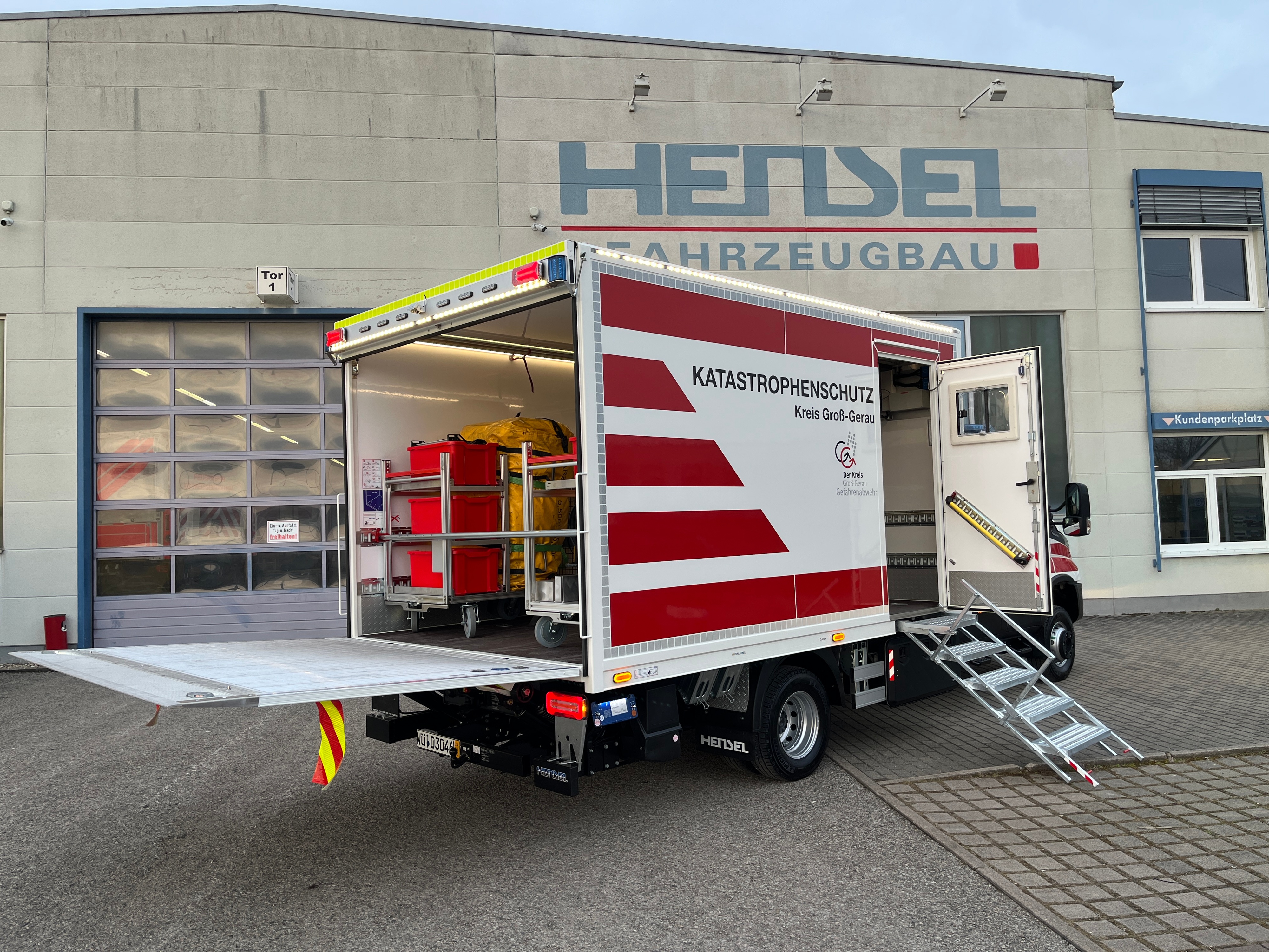 HENSEL Fahrzeugbau - GW-Dekon - LRA Groß-Gerau, Kunde: Kreisverwaltung Groß-Gerau