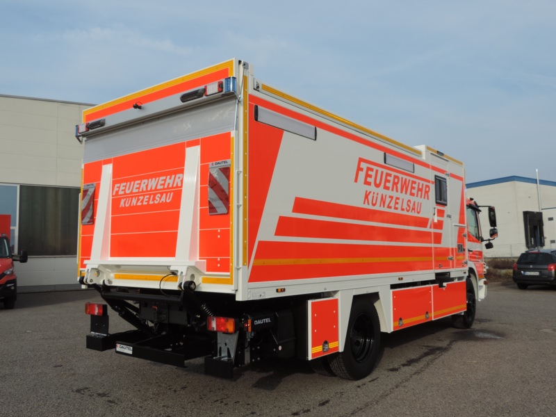 HENSEL Fahrzeugbau Auslieferungsfoto