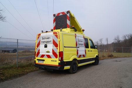 Umbau zum Begleitfahrzeug - Remlingen JAWE Logistik von HENSEL Fahrzeugbau