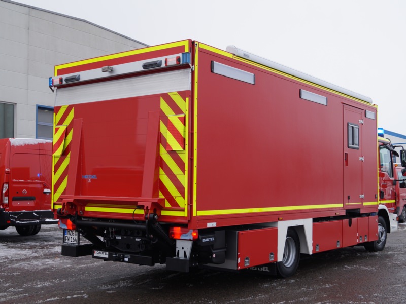 HENSEL Fahrzeugbau Auslieferungsfoto