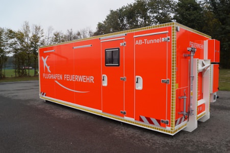AB-Tunnel Berlin Airport Schönefeld, Ort/Kunde: Flughafen Berlin Brandenburg GmbH, Fahrzeug: Abrollbehälter Tunnel, Typ: Abrollbehaelter - HENSEL Fahrzeugbau - Auslieferung Kundenfahrzeug
