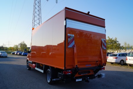 Kofferaufbau - Team Orange von HENSEL Fahrzeugbau
