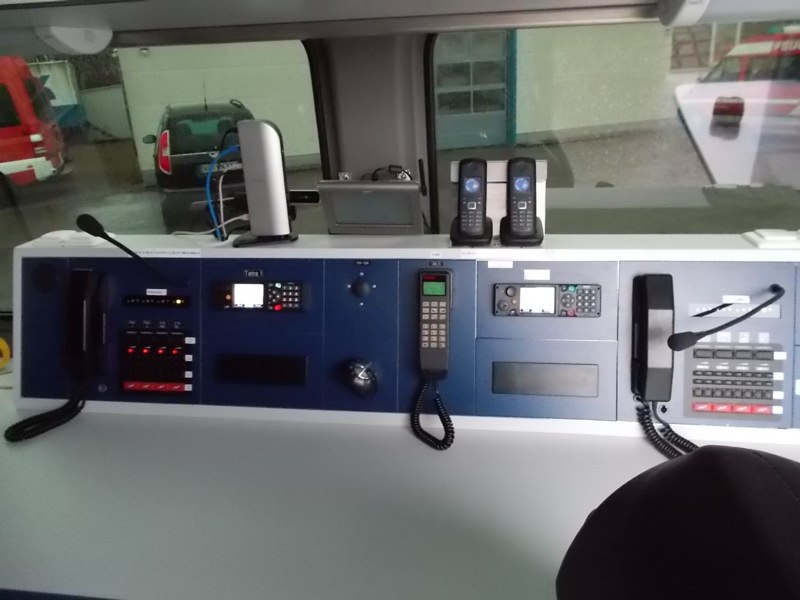 HENSEL Fahrzeugbau - Nachrüstung Digitalfunkgeräte - Nettetal, Kunde: Nettetal