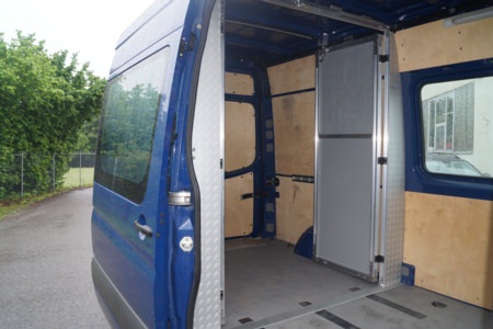 HENSEL Fahrzeugbau - Einbau Trennwand MB Sprinter, Kunde: SECOND-DENTAL