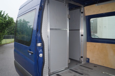 HENSEL Fahrzeugbau - Einbau Trennwand MB Sprinter, Kunde: SECOND-DENTAL