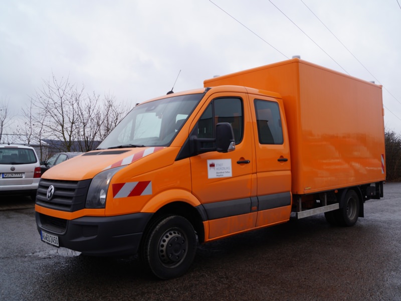 Ausbau Ladungssicherung - Bauhof Würzburg, Ort/Kunde: Würzburg Tiefbau/Bauhof, Fahrzeug: VW Crafter, Typ: Pritschenaufbau - HENSEL Fahrzeugbau - Auslieferung Kundenfahrzeug