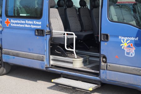 HENSEL Fahrzeugbau - Schiebetritt erneuern - BRK Gemünden, Kunde: Bayerisches Rotes Kreuz
