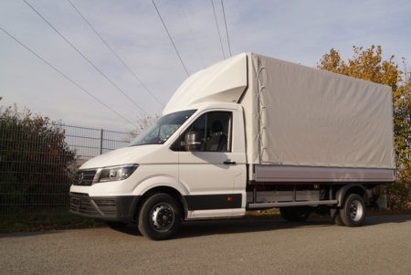 Plane - Spriegelaufbau - Autohaus Hettinger, Ort/Kunde: Autohaus Hettinger GmbH, Fahrzeug: Crafter 35 Pritschenwagen Einzelkabine, Typ: Pritschenaufbau - HENSEL Fahrzeugbau - Auslieferung Kundenfahrzeug