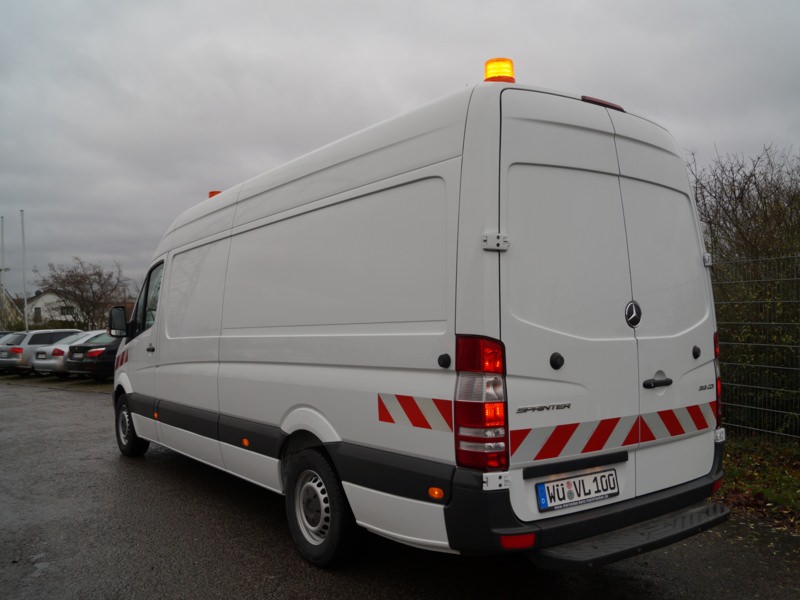 HENSEL Fahrzeugbau - Rundumkennleuchte und Lüftung - Vertechline, Würzburg, Kunde: Vertechline