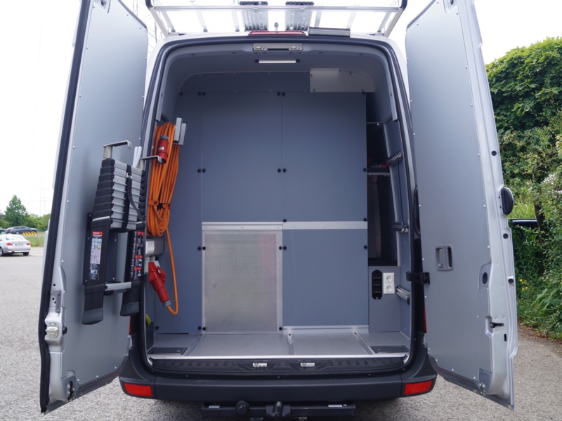 HENSEL Fahrzeugbau - Laborfahrzeug, Kunde: 