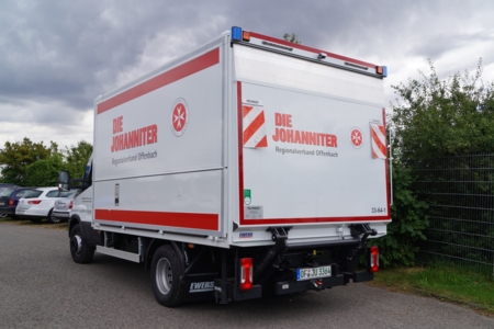 Nachrüstung Digitalfunk & Beklebung - Johanniter Rodgau, Ort/Kunde: Johanniter-Unfall-Hilfe e.V., Fahrzeug:Iveco Daily 72C, Typ: Reparatur