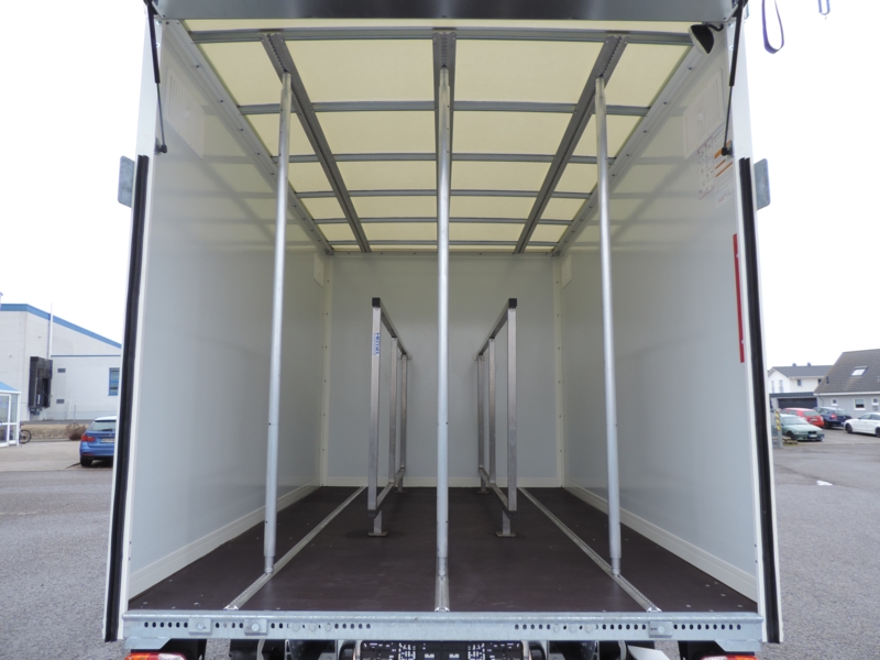 Einbau einer Ladungssicherung, Ort/Kunde: , Fahrzeug:, Typ: Kofferaufbau - HENSEL Fahrzeugbau - Auslieferung Kundenfahrzeug